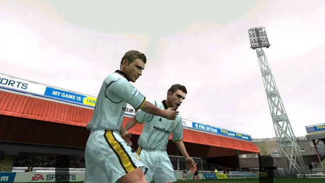 FIFA Soccer 2004 - Screenshot 1
